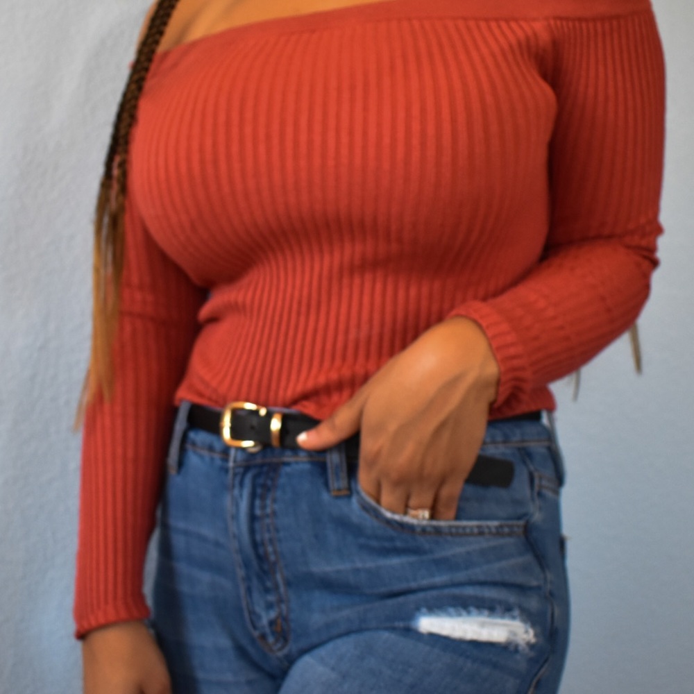 Off the shoulder long sleeve cropped blouse